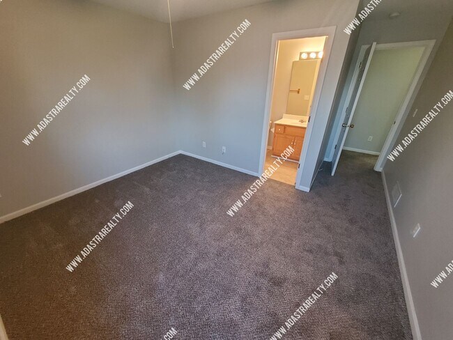Building Photo - Beautiful and Spacious Louisburg Townhome-Available in MAY!!