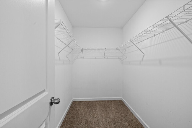 Building Photo - Charming 2-Bedroom, 2.5 Baths Townhouse in...