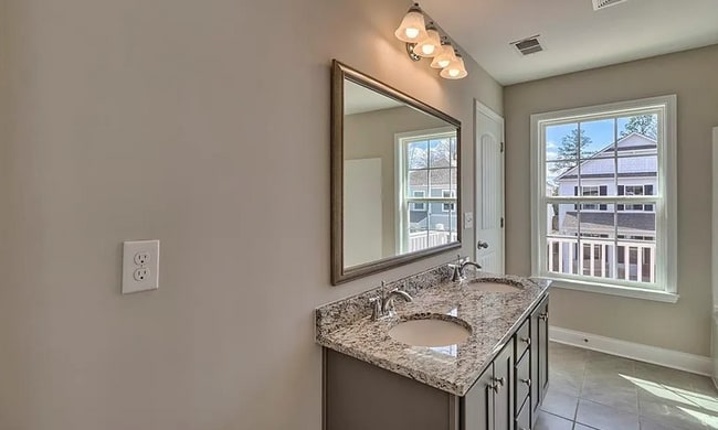 Building Photo - 5 Bedroom 2000 Square Ft Home at Village at Berkeley