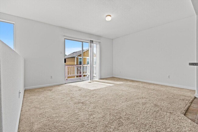 Building Photo - 2 Bedroom 2 Bathroom Duplex in Blanco Rive...