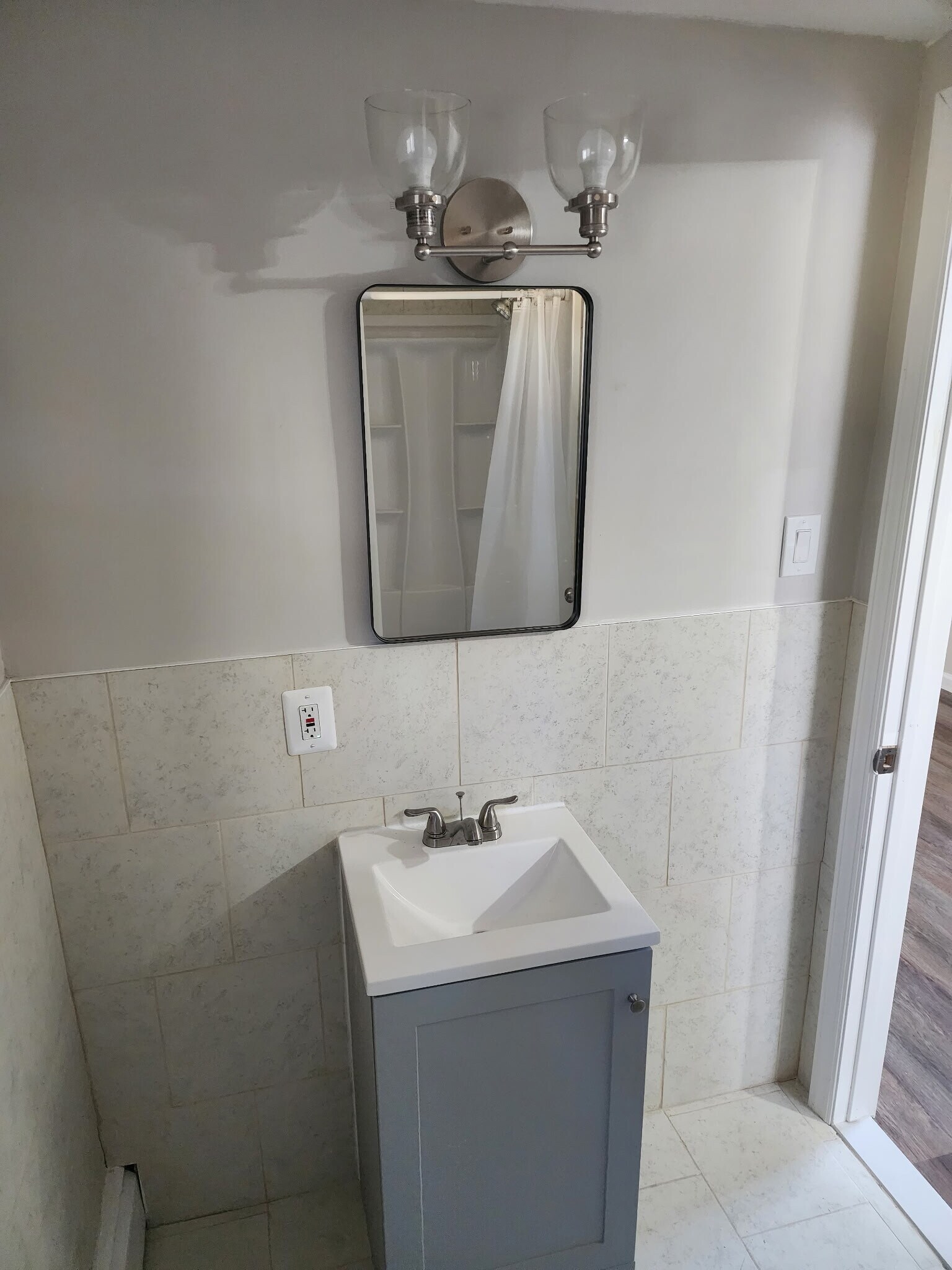 Building Photo - 82 Seaside Ave