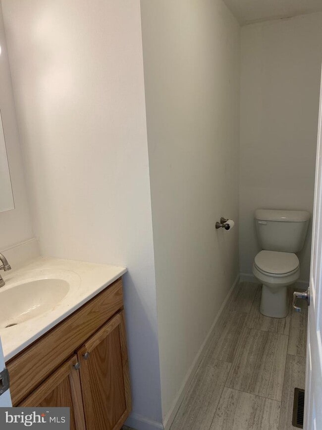 Building Photo - 303 Bondsville Rd