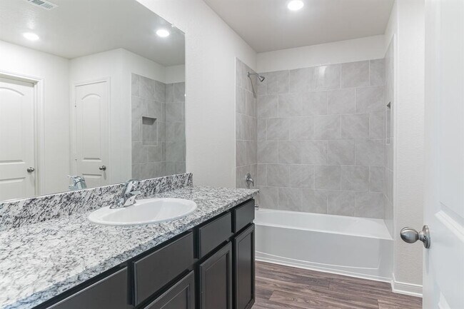Building Photo - 112 Allington Cir
