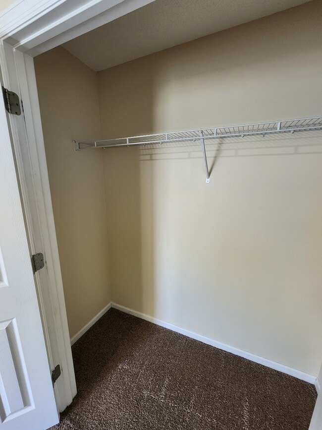 Building Photo - 1239 Askew Dr