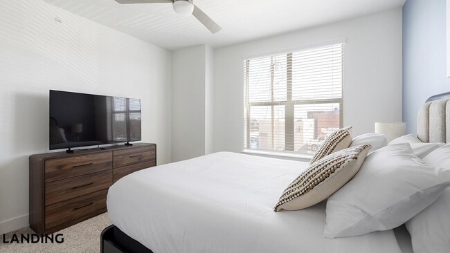 Building Photo - 108 N US Hwy 377