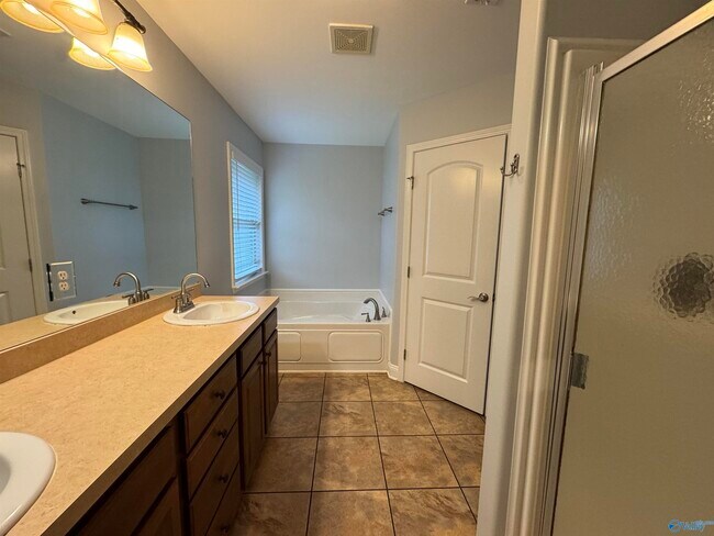 Building Photo - 212 Grantham Cir