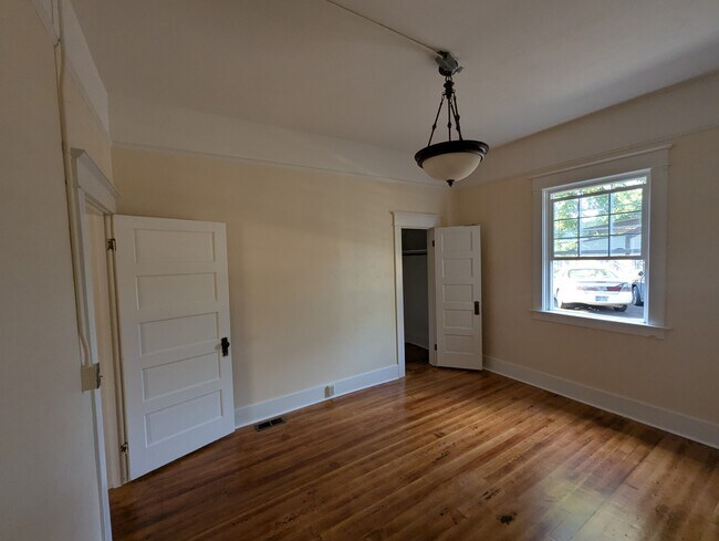 Building Photo - 624 NW 11th St