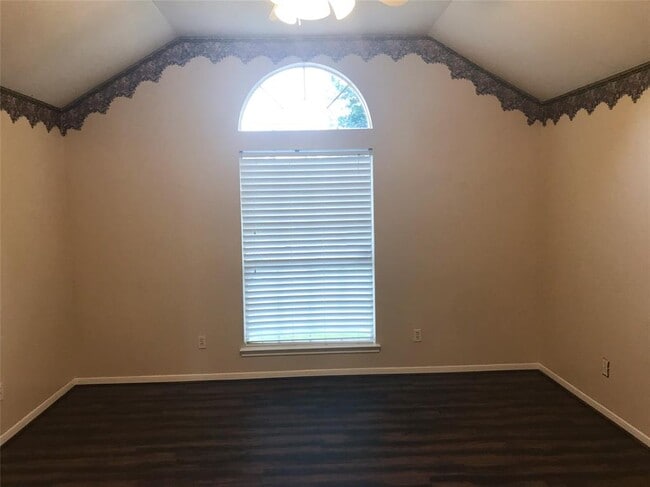 Building Photo - 6403 Garden Canyon Dr