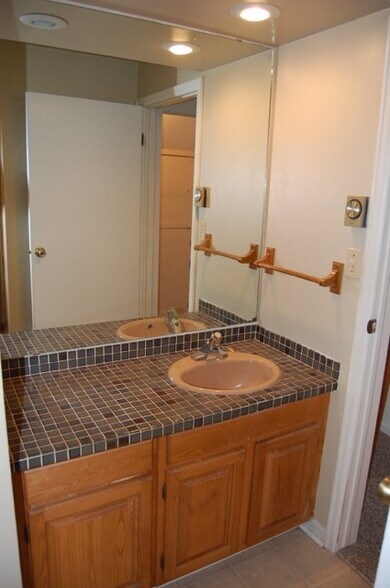 Building Photo - 1724 Fremont Ct