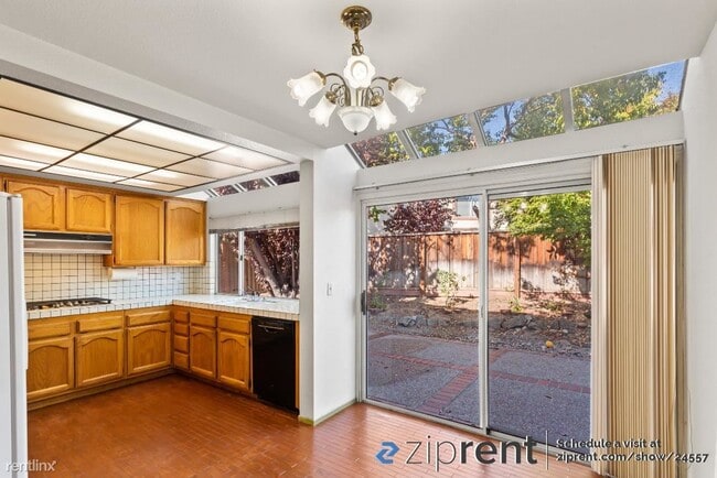 Building Photo - 4 br, 3 bath House - 493 Altamont Drive, M...