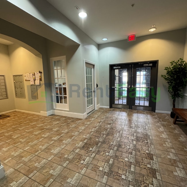 Building Photo - 1400 Granby St