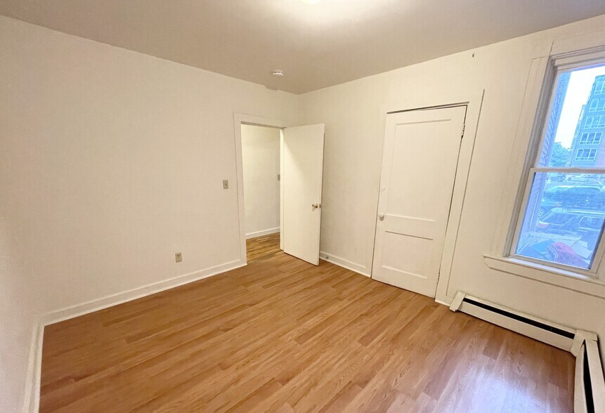 Building Photo - 1572 Tremont St