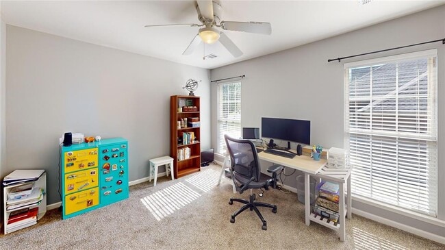 Building Photo - 1067 E Poplar St