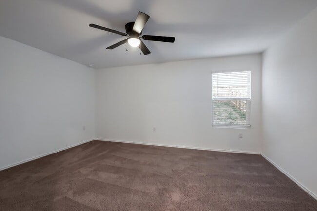 Building Photo - Stunning New 4-Bedroom Home with Upgrades ...