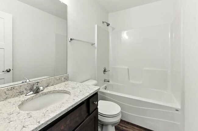 Building Photo - Near Lake Flanagan