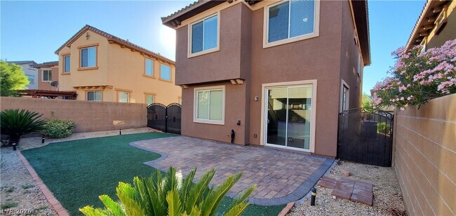 Building Photo - 382 Dogleg Dr