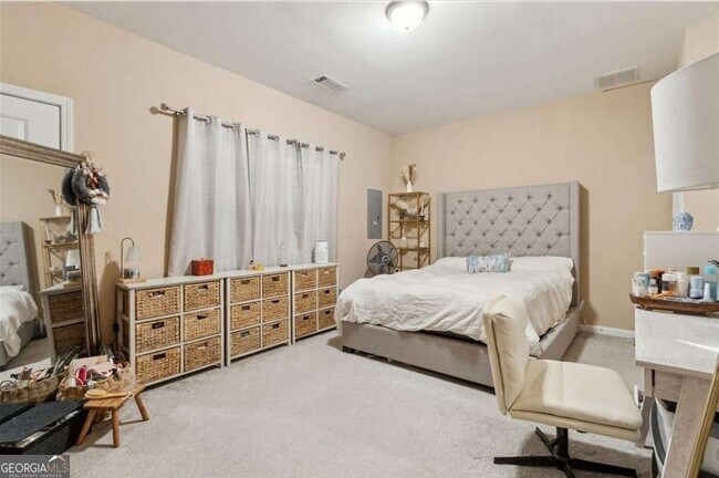 Building Photo - 1601 Signal Flag Way