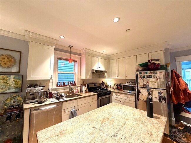 Building Photo - 133 Erie St