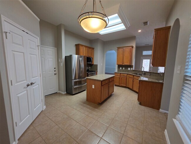 Building Photo - 5218 Cottonwood Creek Ln
