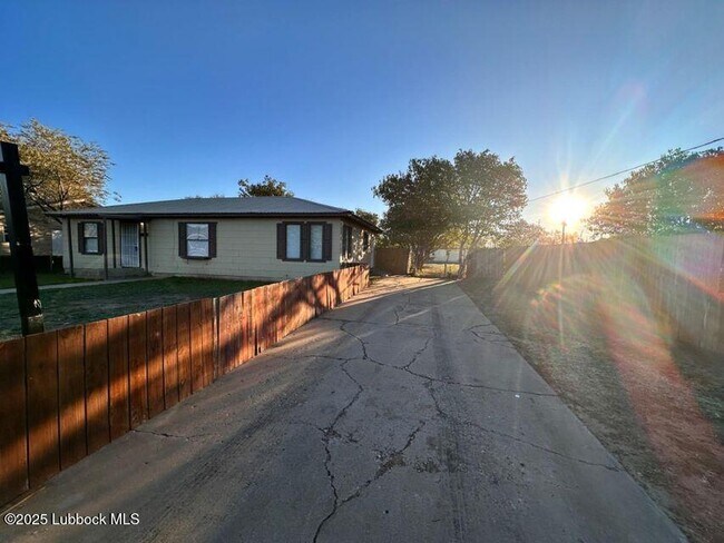 Primary Photo - 2113 Avenue P