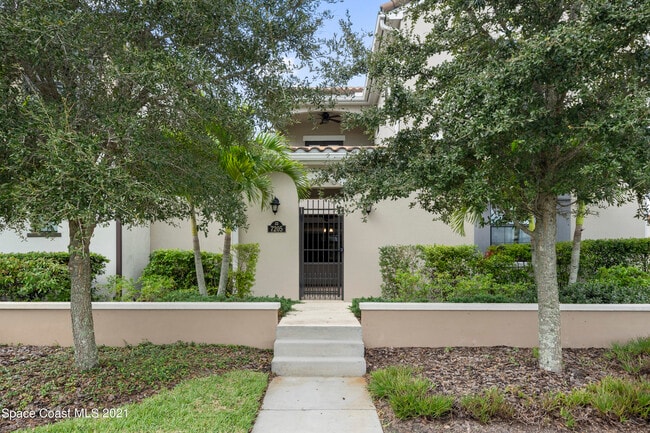 Building Photo - 7205 Primavera Ln