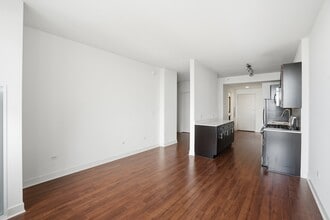 Building Photo - 1235 N Wells St