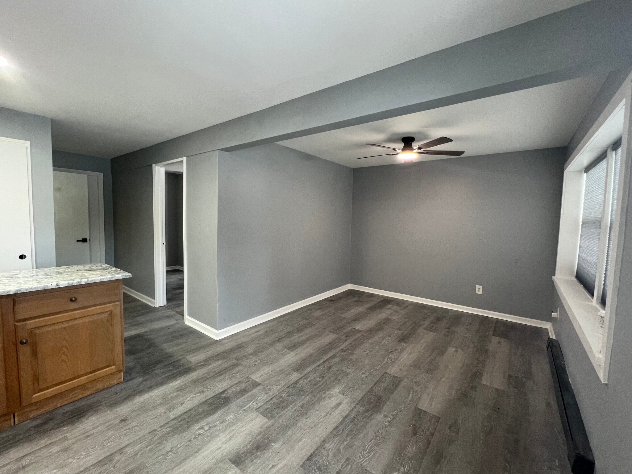 Building Photo - 5040 W Lake Rd