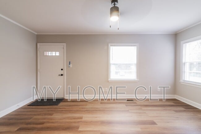 Building Photo - 3037 Marlowe Ave