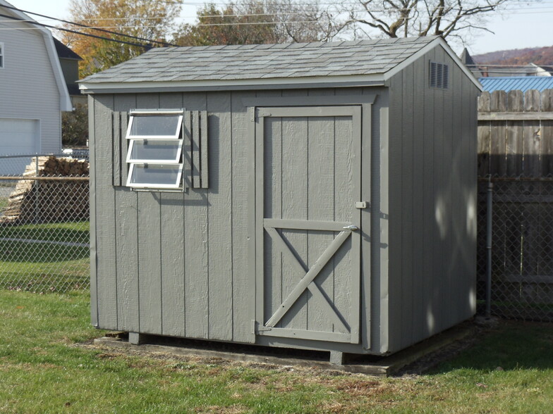 Building Photo - 376 Miller St