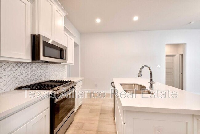 Building Photo - 2214 Rothbury Dr