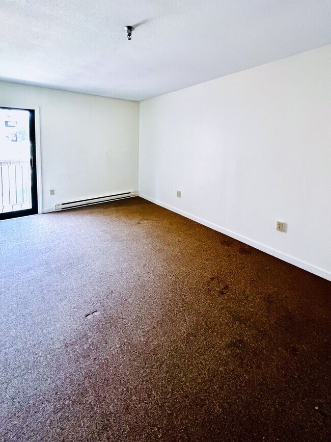 Building Photo - 37 S Williams St