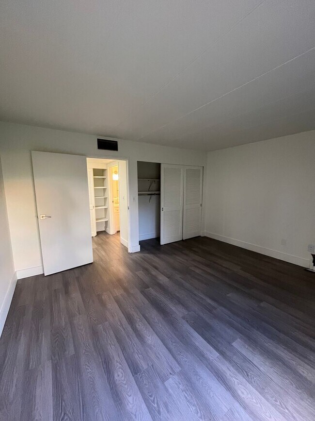 Building Photo - 7290 W Dean Rd