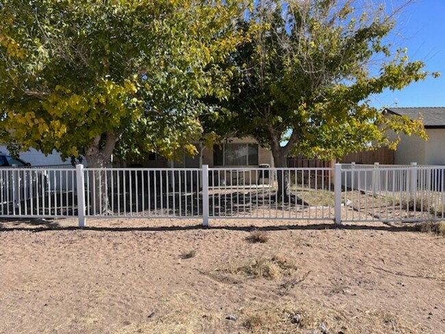 Building Photo - Adelanto Family Neighborhood! $2,100 3 Bed...