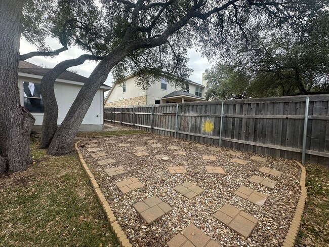 Building Photo - AVAILABLE NOW!!!! NEW-MANAGEMENT