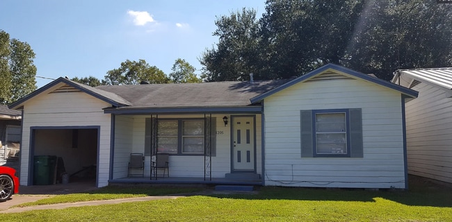 Primary Photo - 1205 S Georgia St