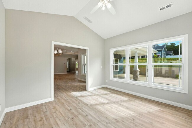 Building Photo - 80 Lane 520 Lake James