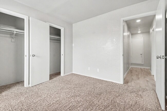 Building Photo - 2201 Jackson Cir