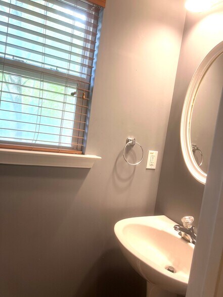 Building Photo - 234 Brookhaven Ct