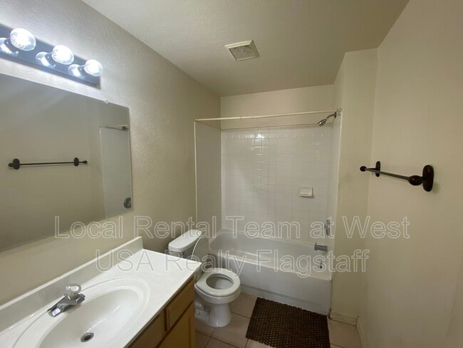 Building Photo - 5324 E Boulder Run Dr