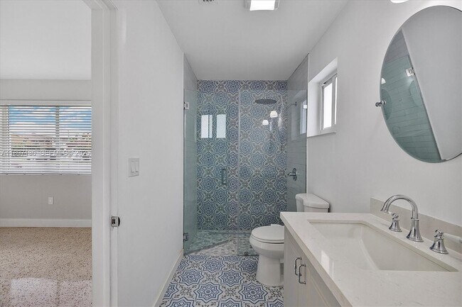 Building Photo - 3820 SW 92nd Ave