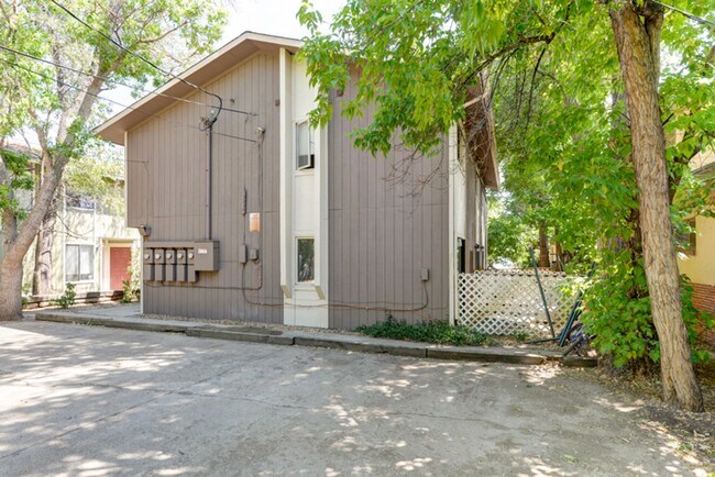 Building Photo - 2311 Spruce St