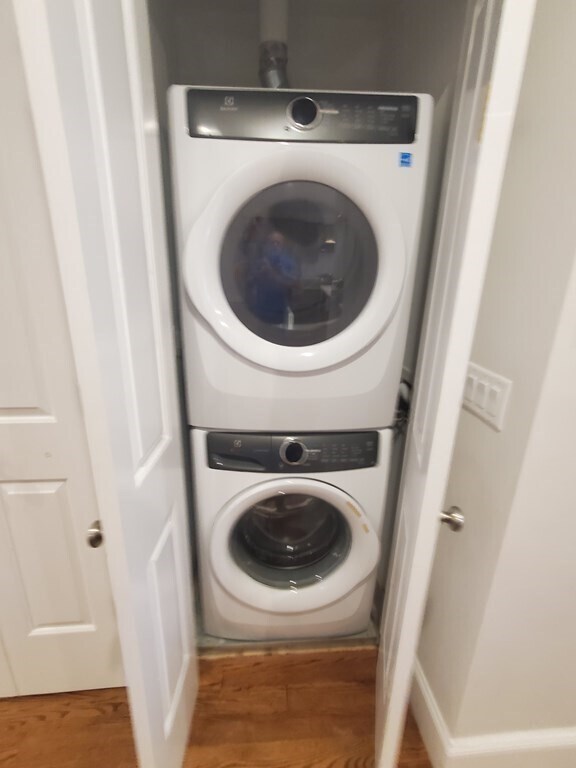 Building Photo - 47 Coffey St