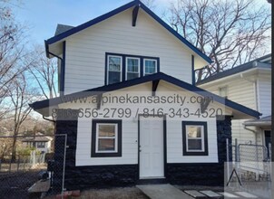 Building Photo - Beautiful Midtown Rehab!
