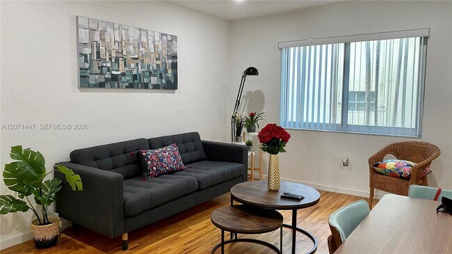 Building Photo - 215 Antilla Ave