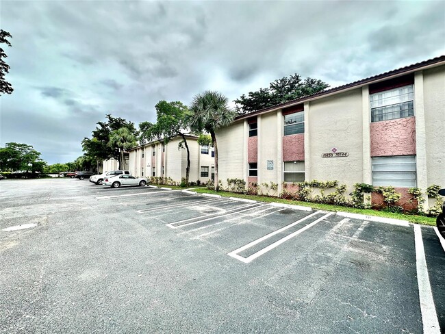 Building Photo - 10836 Royal Palm Blvd