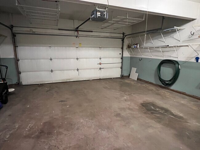 Building Photo - 6641 Desiree Loop