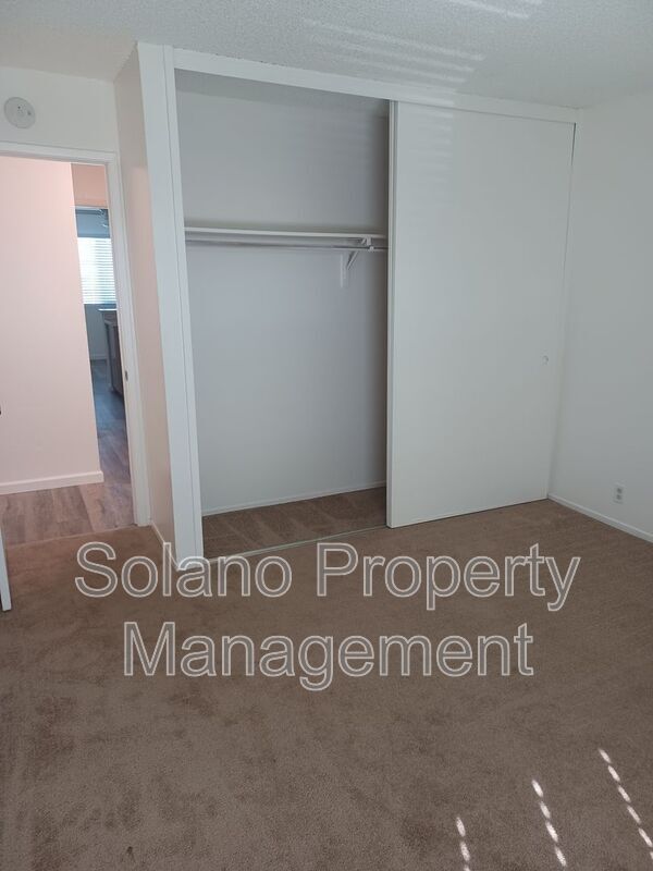 Building Photo - 766 E Tabor Ave