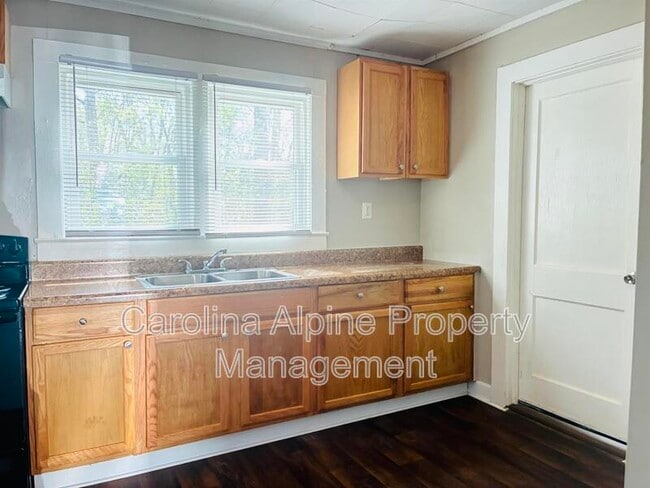 Building Photo - 333 Todd St