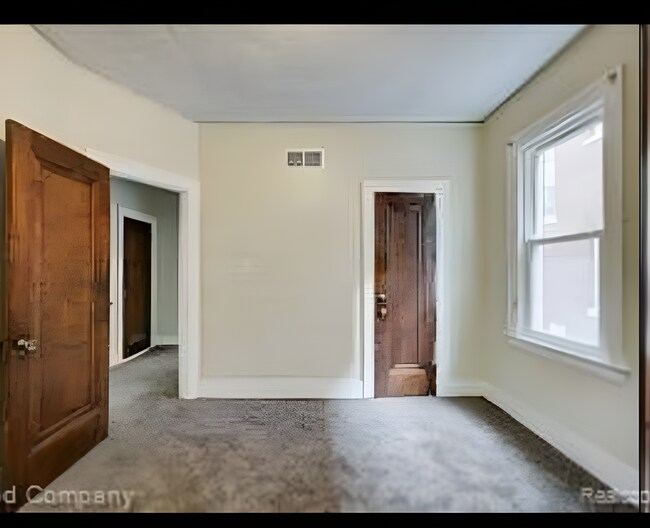 Building Photo - 2671 Glendale Ave