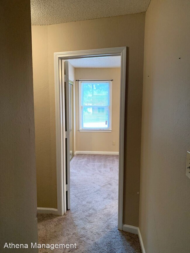 Building Photo - 2 br, 2.5 bath House - 125 Dennis Drive Un...